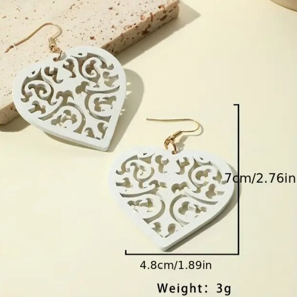 LACY HEARTS in White - Picture 2 of 2